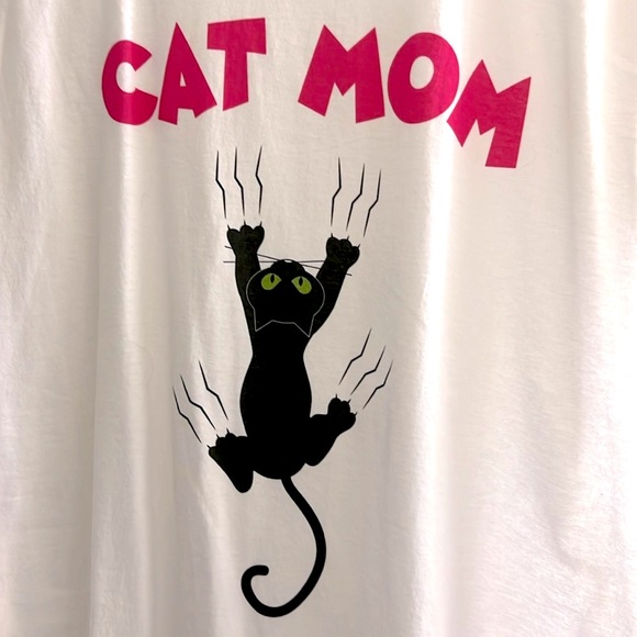 NWOT 🐈‍⬛ 100% COTTON WHITE/PINK/BLACK “CAT MOM” KITTY GRAPHIC TSHIRT Women’s XL - Picture 2 of 7